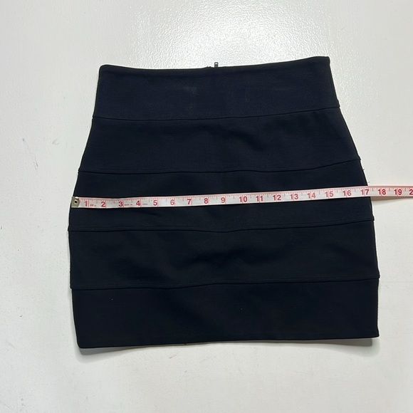 Aritzia Talula Elegant Black Mini Skirt size 10 - Picture 7 of 8